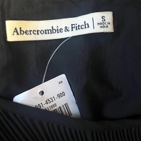 🏷️ Abercrombie & Fitch black pleated sleeveless mini dress with waist tie belt - Picture 16 of 17